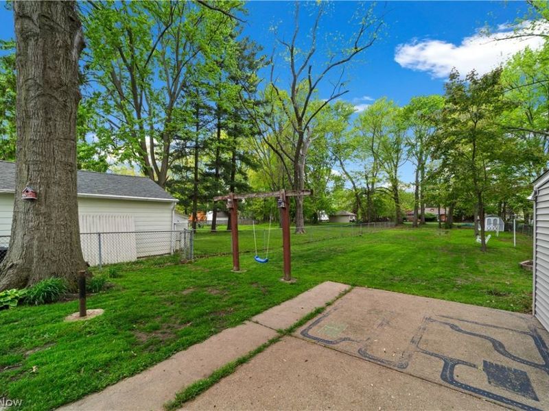 27840 Lincoln Road, Bay Village, OH 44140 Photo 5