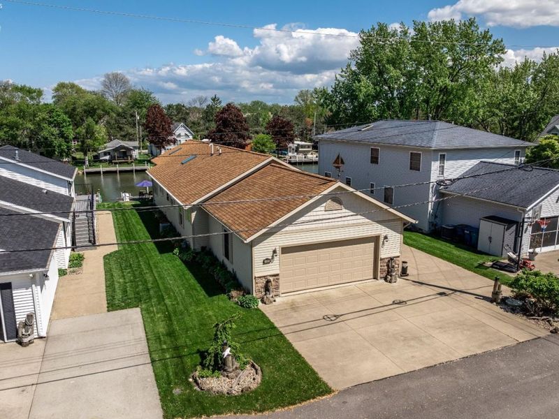 1385 N McCloy Avenue, Port Clinton, OH 43452 Photo 2