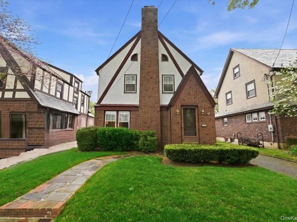 311 Carnation Avenue , Floral Park, NY 11001