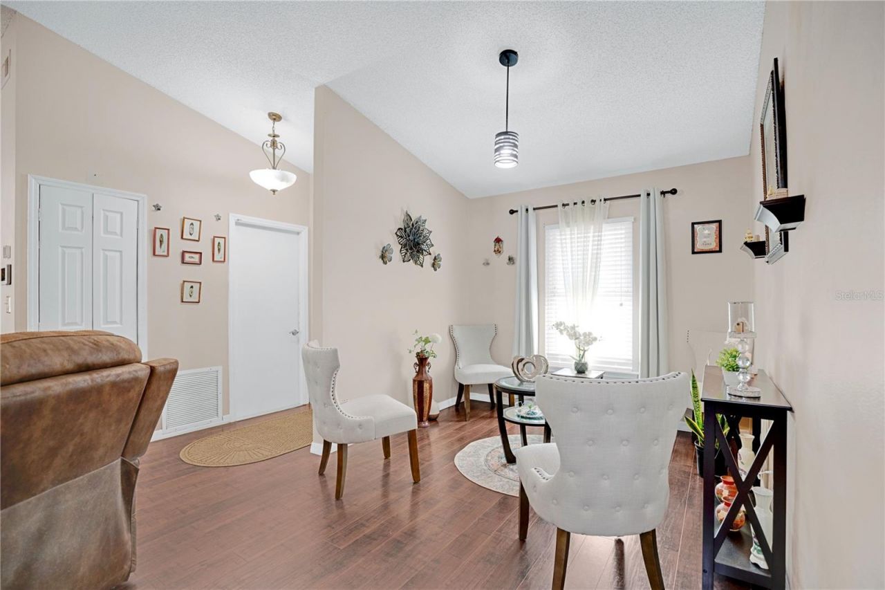 985 Hemingway Drive, Deltona, FL 32725 Photo