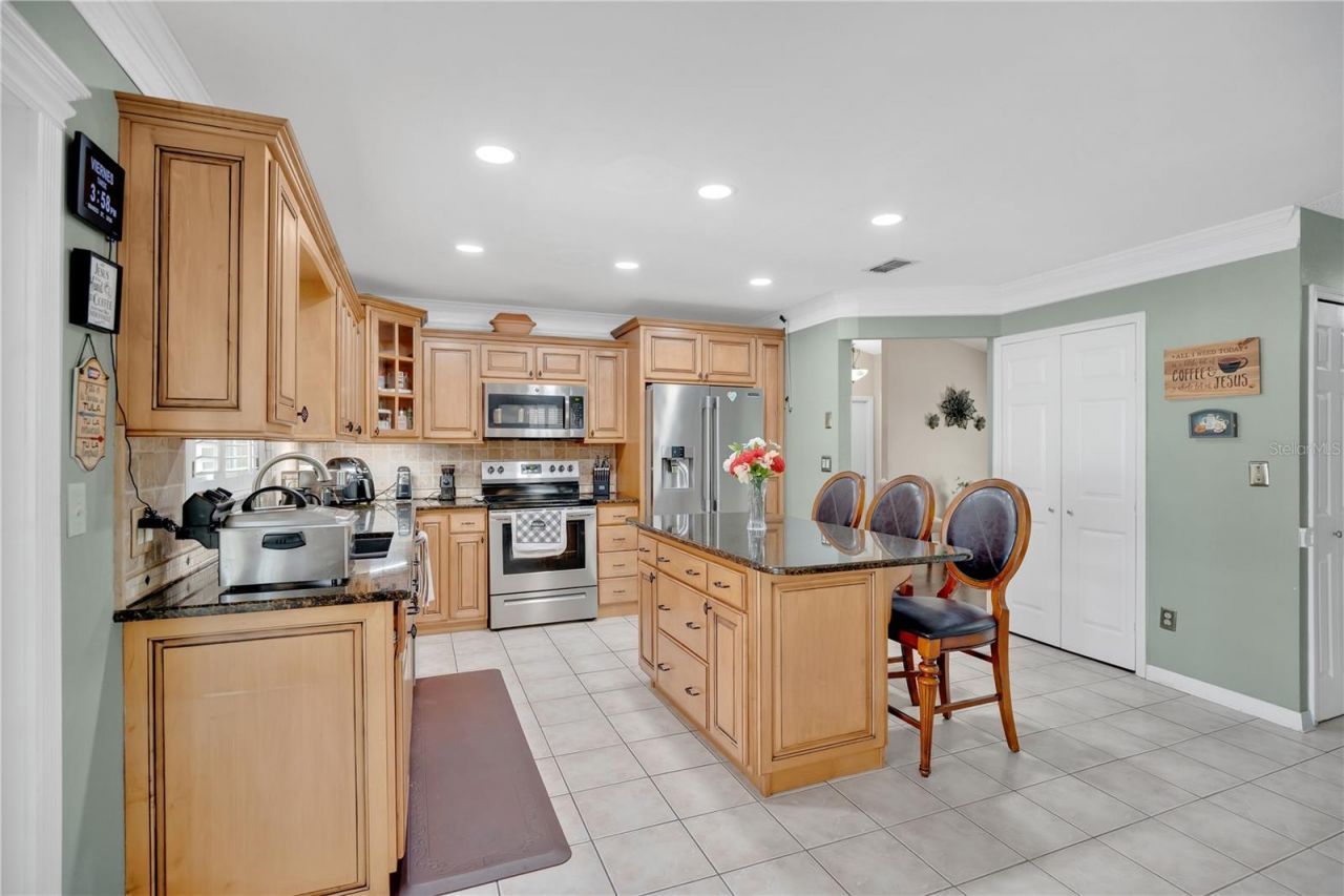 985 Hemingway Drive, Deltona, FL 32725 Photo