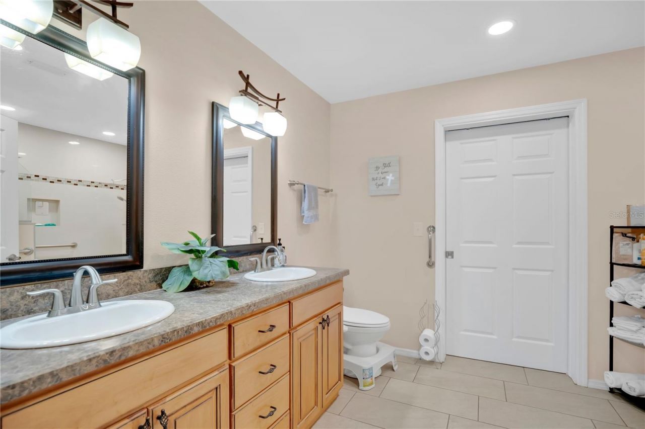 985 Hemingway Drive, Deltona, FL 32725 Photo