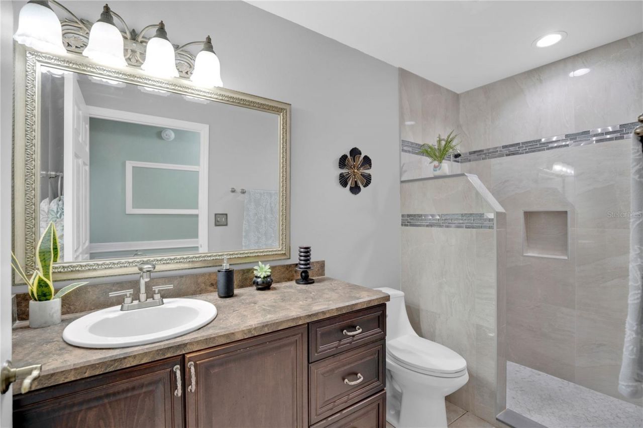 985 Hemingway Drive, Deltona, FL 32725 Photo