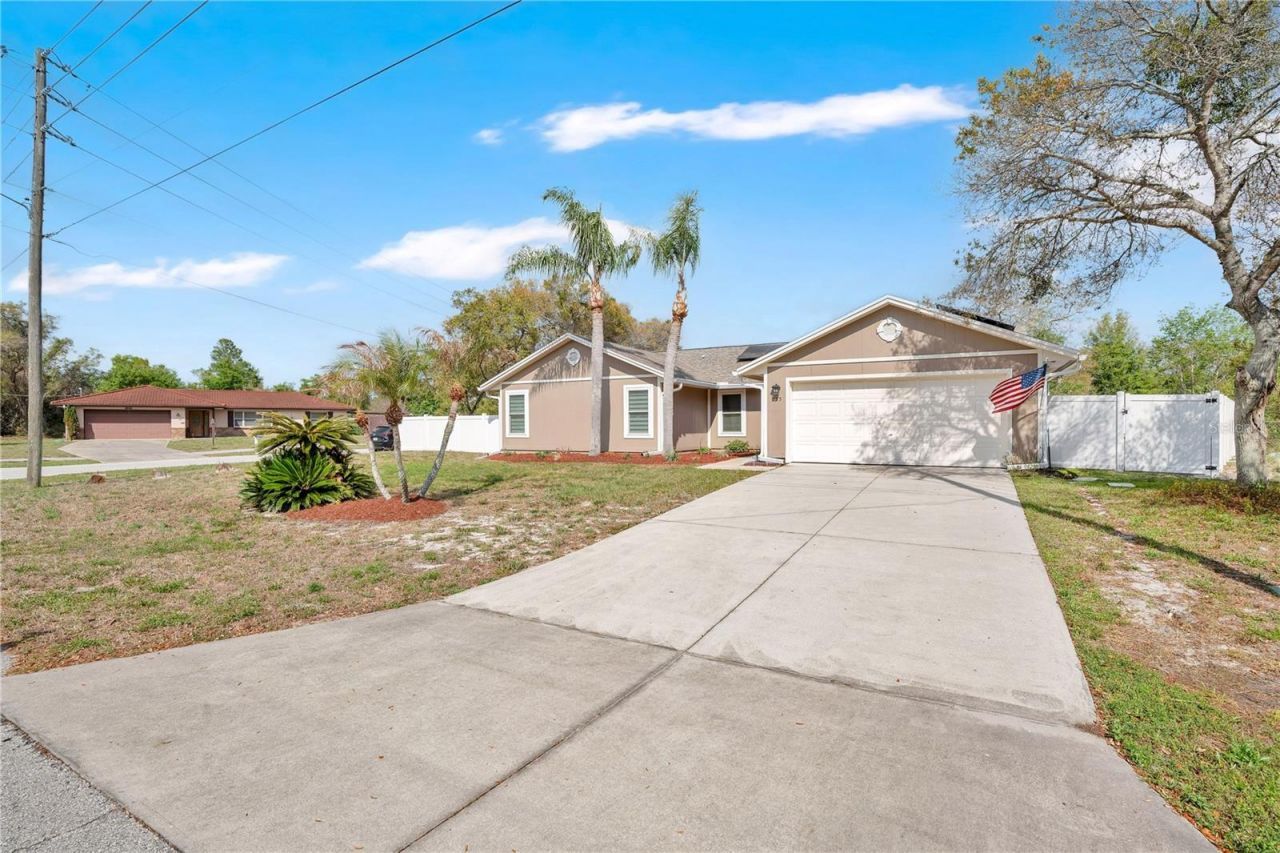 985 Hemingway Drive, Deltona, FL 32725 Photo