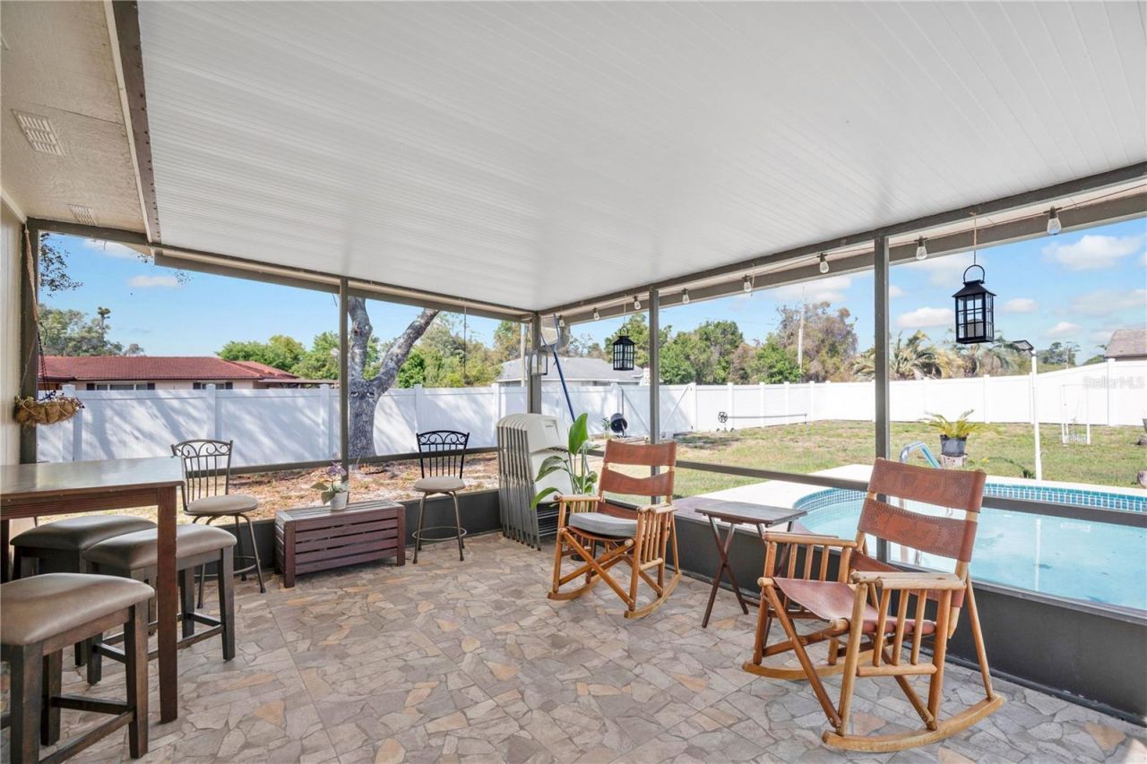 985 Hemingway Drive, Deltona, FL 32725 Photo