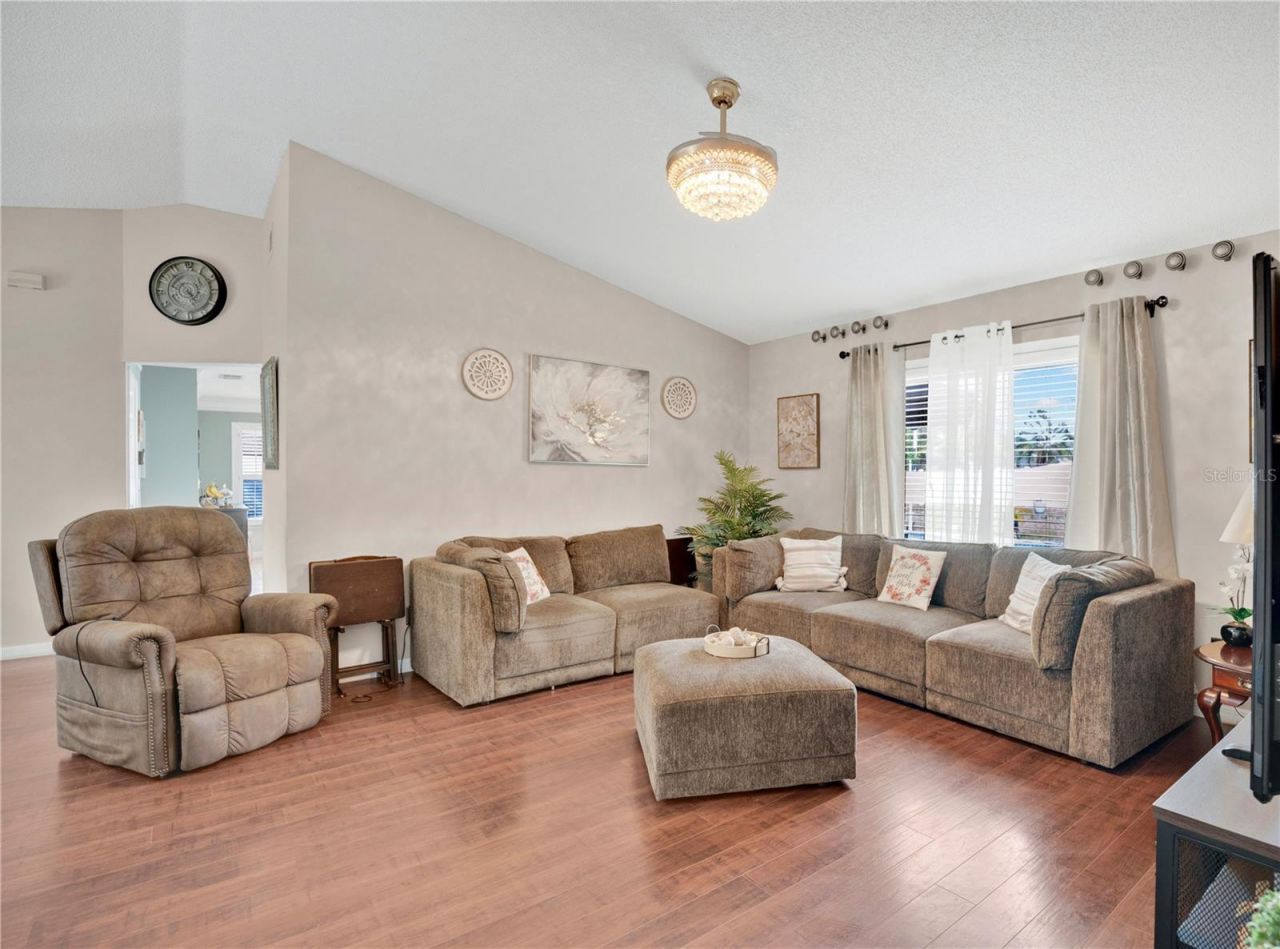 985 Hemingway Drive, Deltona, FL 32725 Photo