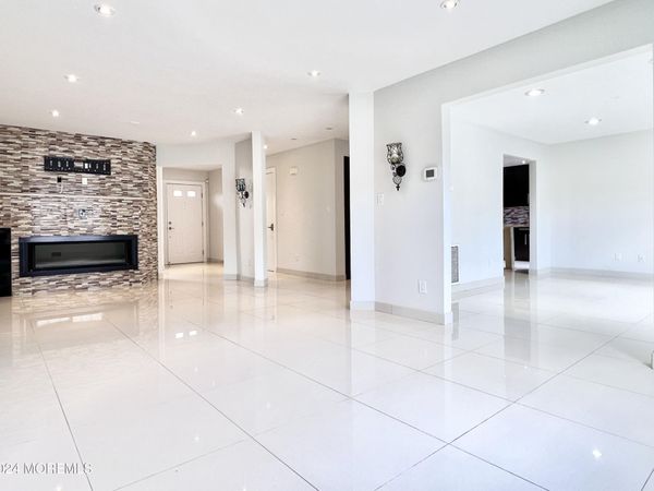 35 Woodpecker Way, Marlboro, NJ 07746