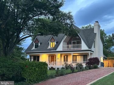 2101 REYNOLDS STREET, FALLS CHURCH, VA 22043