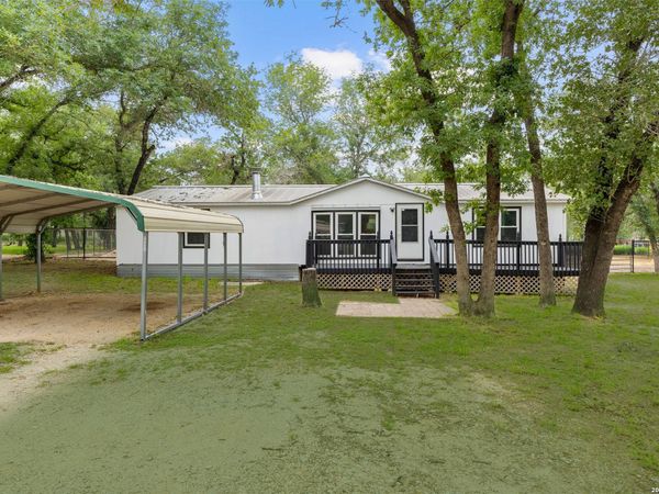 929 Hickory Grv, La Vernia, TX 78121