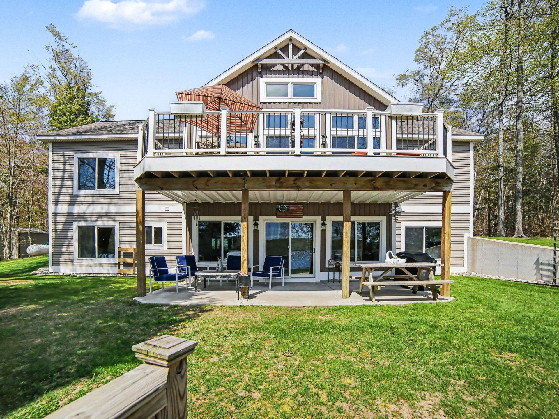 5203 W Bald Eagle Drive, Ludington, MI 49431 Main Photo
