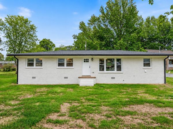 113 Brook St , Mc Ewen, TN 37101