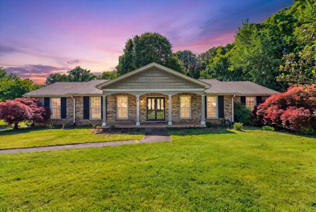 918 Shellie Drive, Clarksville, TN 37043 Main Photo
