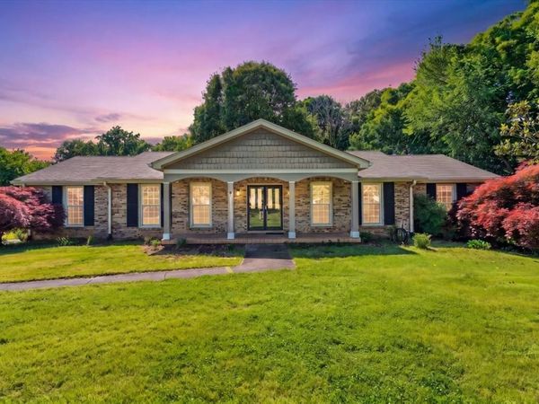 918 Shellie Drive, Clarksville, TN 37043