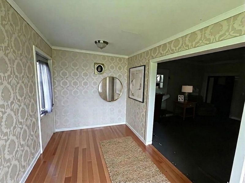 2215 Frank Road, Columbus, OH 43223 Photo 3