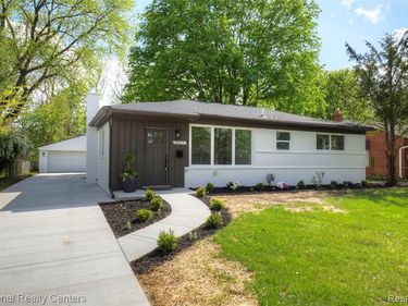 35623 Minton Street, Livonia, MI 48150