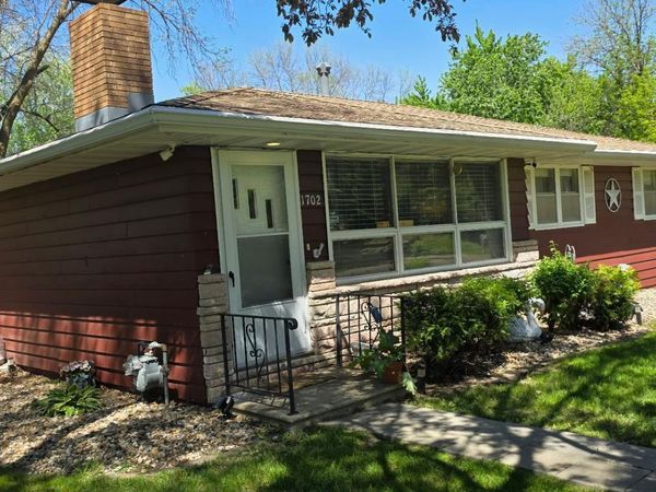 1702 Frank Hall Drive, Albert Lea, MN 56007