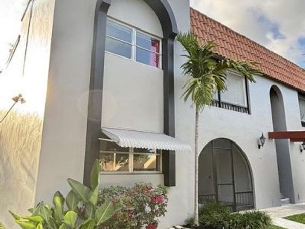 3851 NW 84th Avenue, Unit 1a, Sunrise, FL 33351