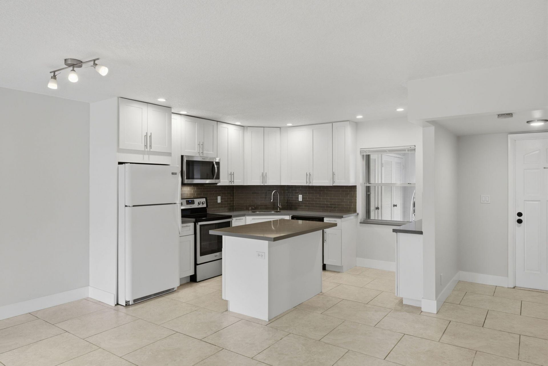 3851 NW 84th Avenue, Unit 1a, Sunrise, FL 33351 Photo