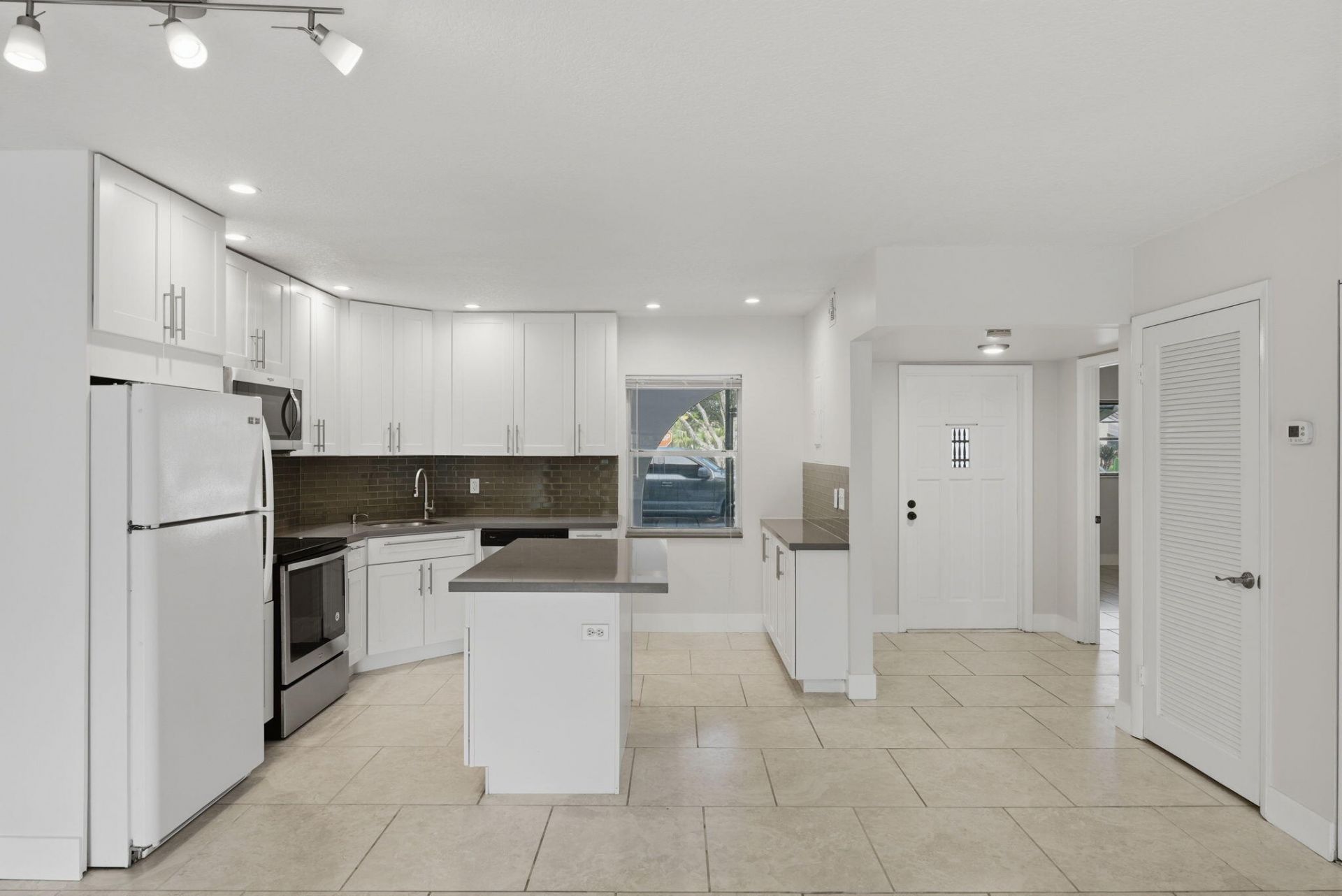 3851 NW 84th Avenue, Unit 1a, Sunrise, FL 33351 Photo