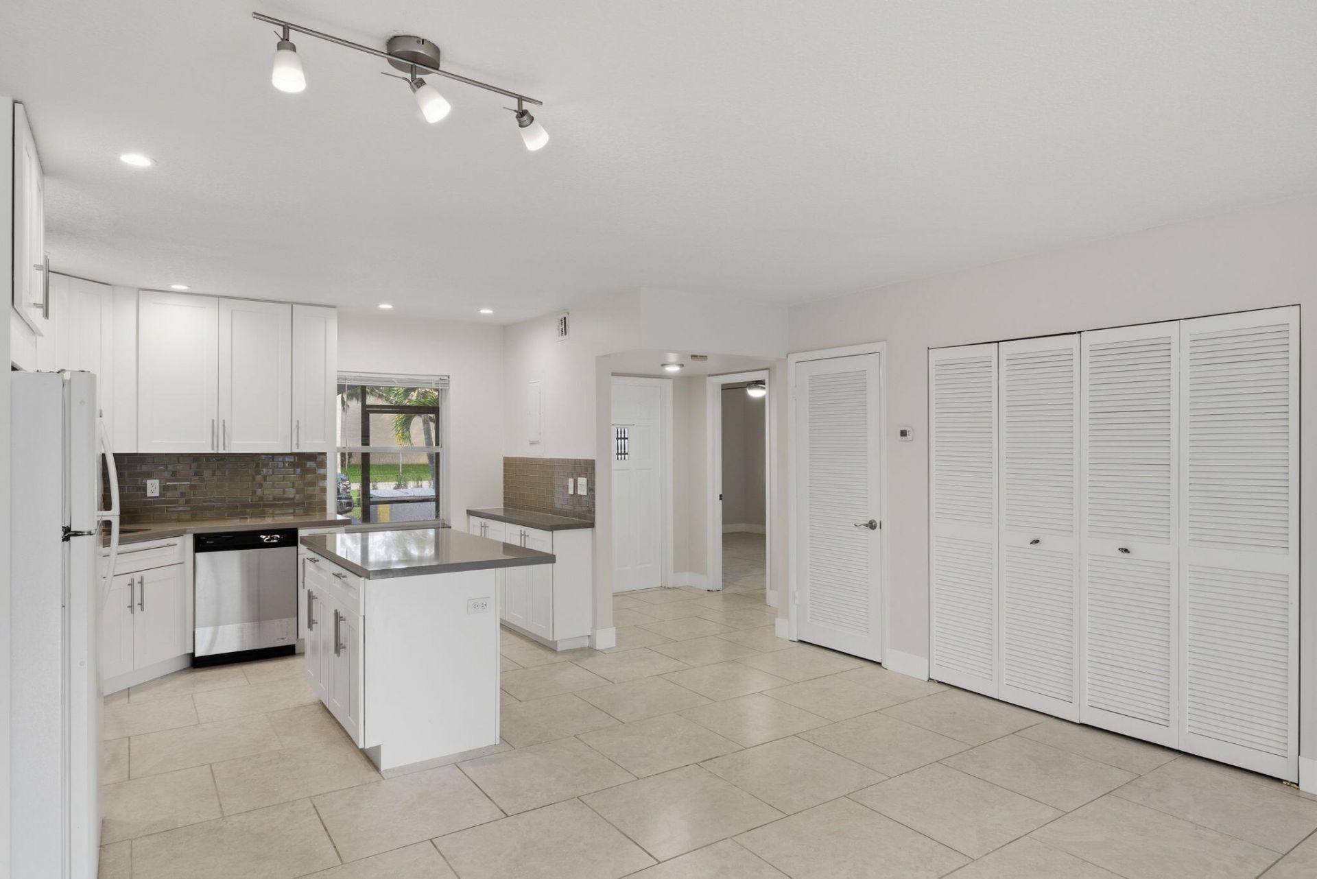 3851 NW 84th Avenue, Unit 1a, Sunrise, FL 33351 Photo