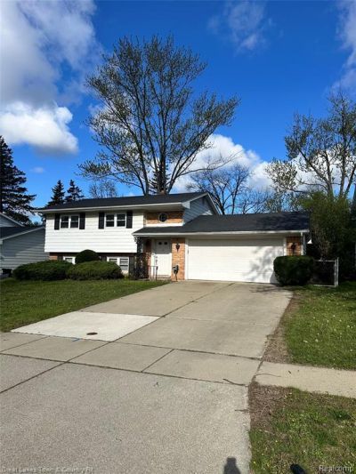 728 Jamestown Road, Auburn Hills, MI 48326 Main Photo