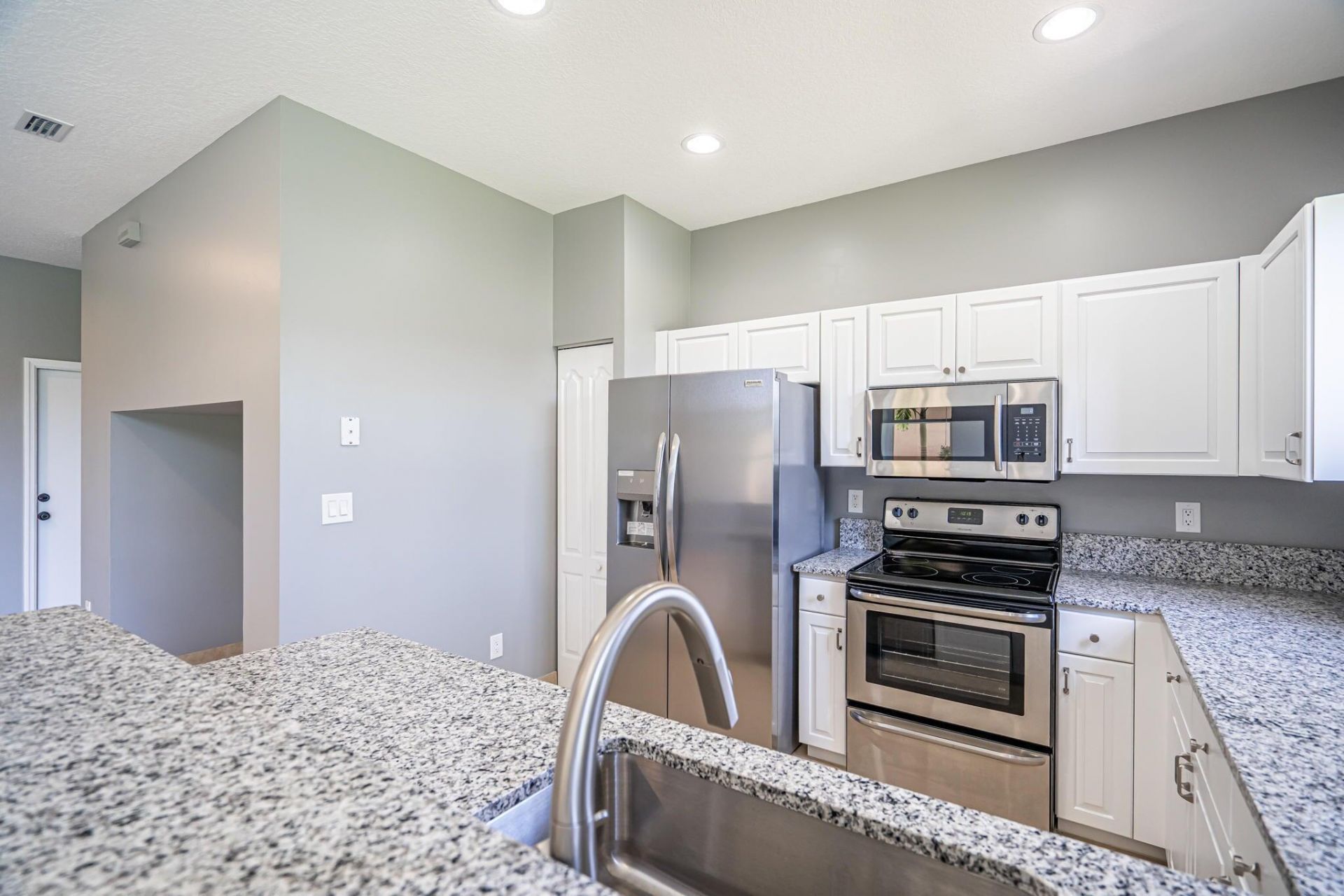460 Rainbow Springs Terrace, Royal Palm Beach, FL 33411 Photo