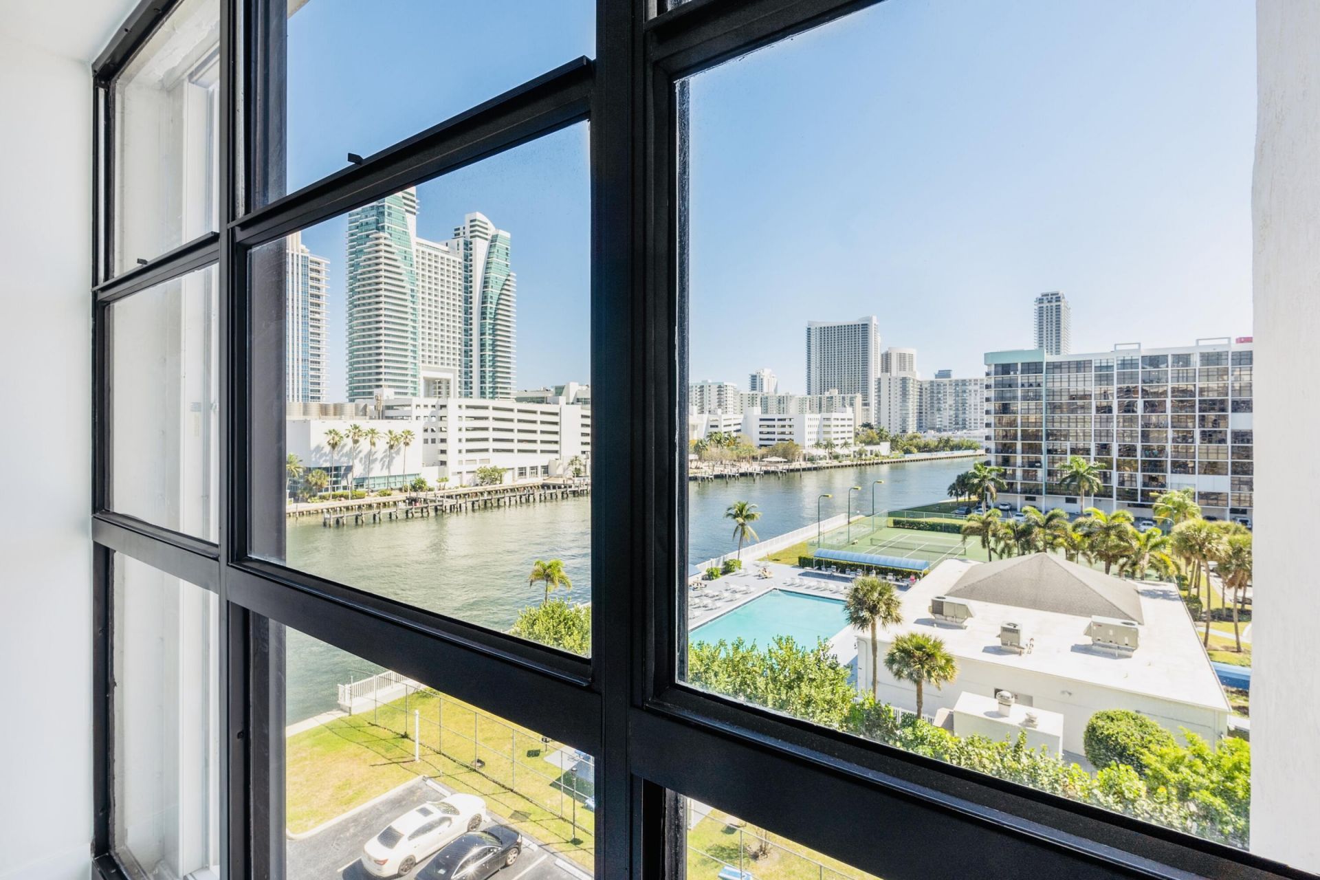 600 Parkview Drive, Unit 718, Hallandale Beach, FL 33009 Photo