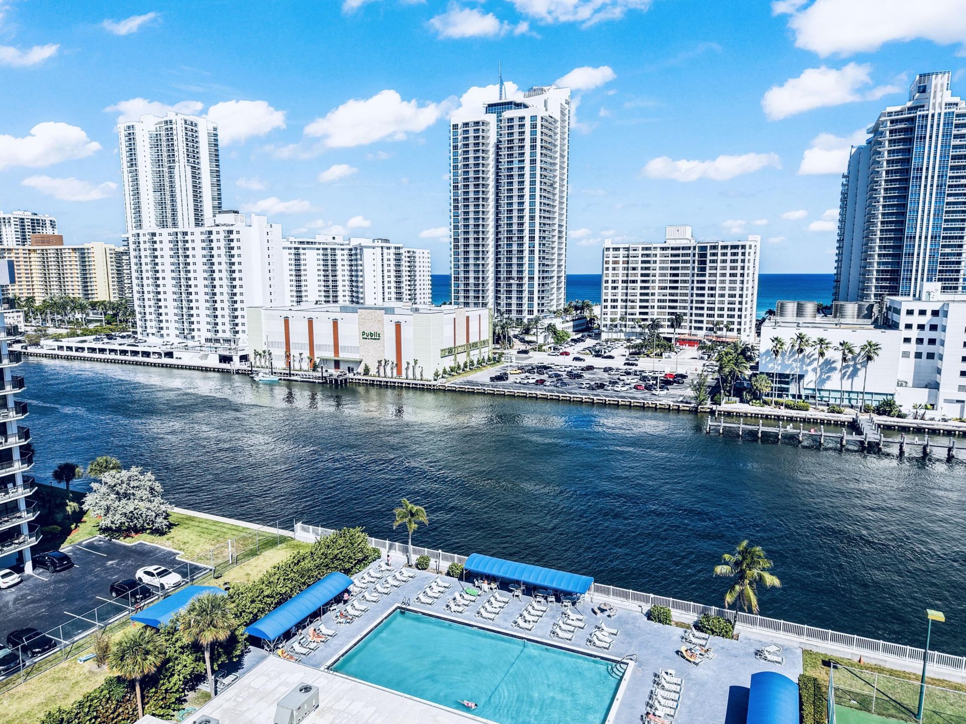 600 Parkview Drive, Unit 718, Hallandale Beach, FL 33009 Photo