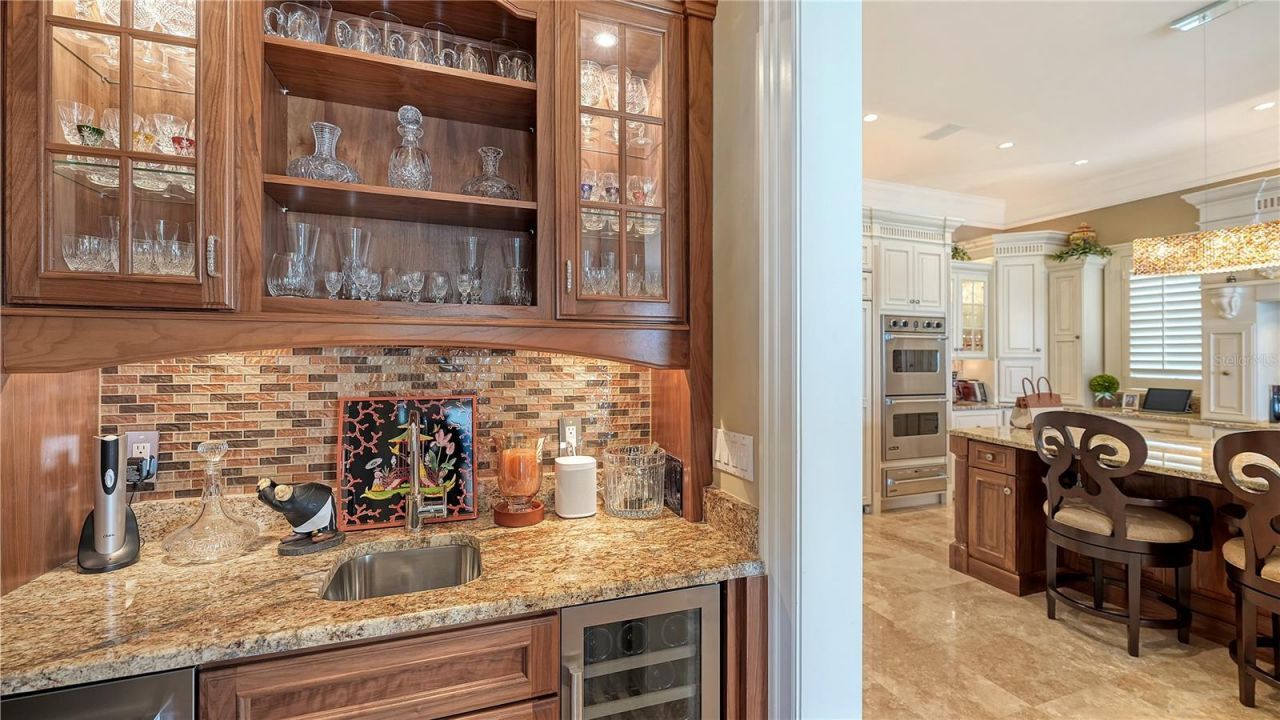 667 Mourning Dove Drive, Sarasota, FL 34236 Photo