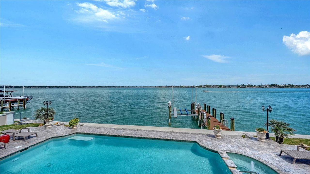 667 Mourning Dove Drive, Sarasota, FL 34236 Photo