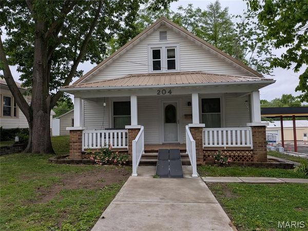204 E Broadway , Steeleville, IL 62288