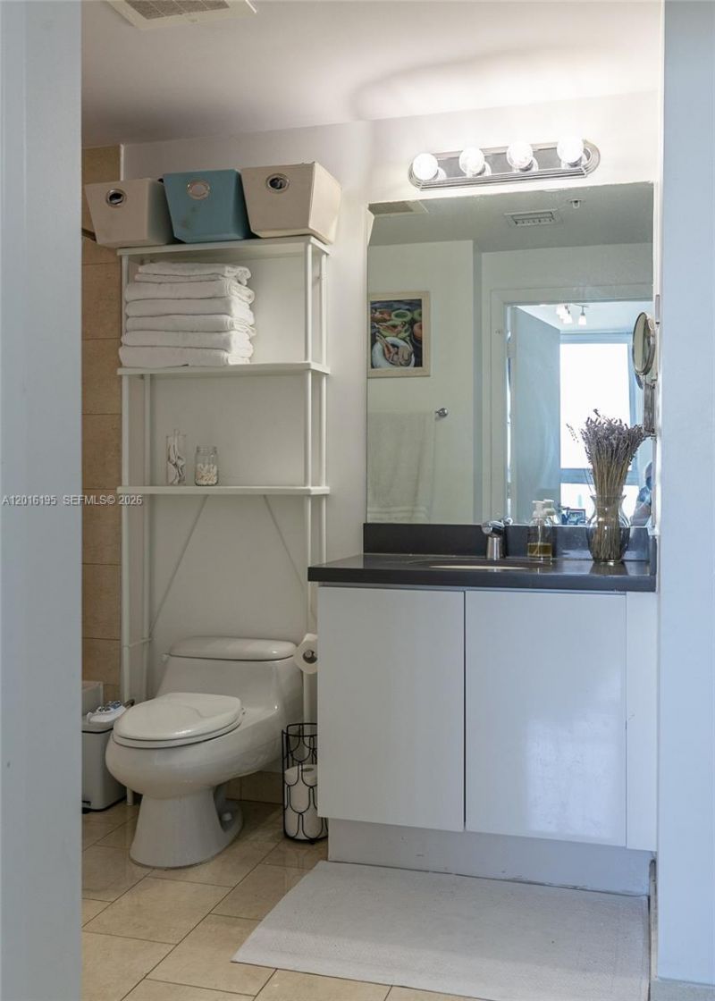 90 SW 3rd St, Unit 1611, Miami, FL 33130 Photo