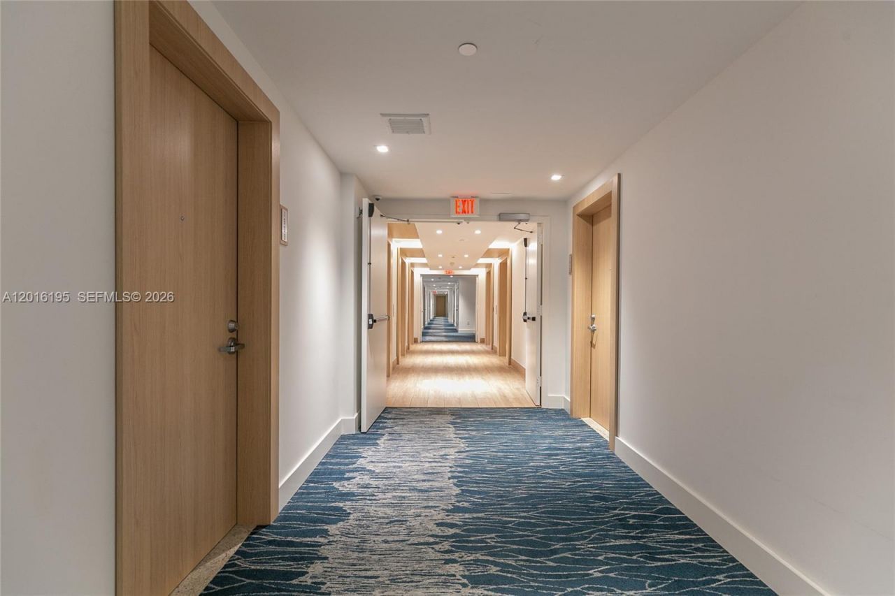 90 SW 3rd St, Unit 1611, Miami, FL 33130 Photo