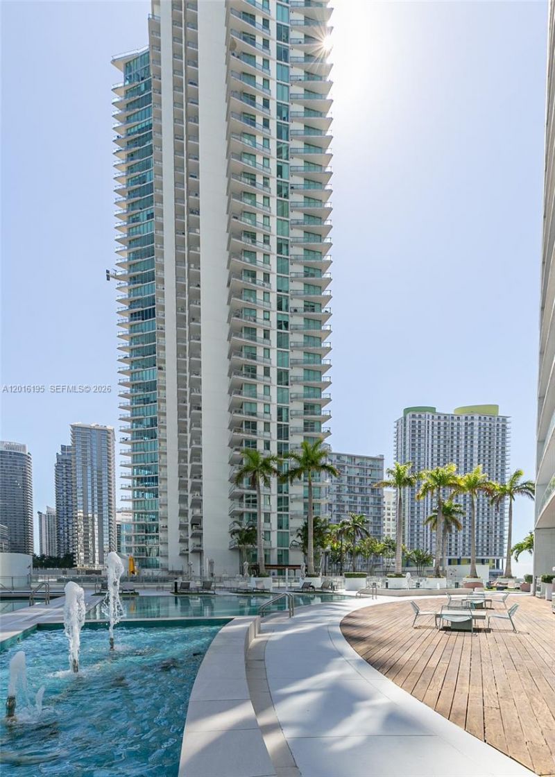90 SW 3rd St, Unit 1611, Miami, FL 33130 Photo