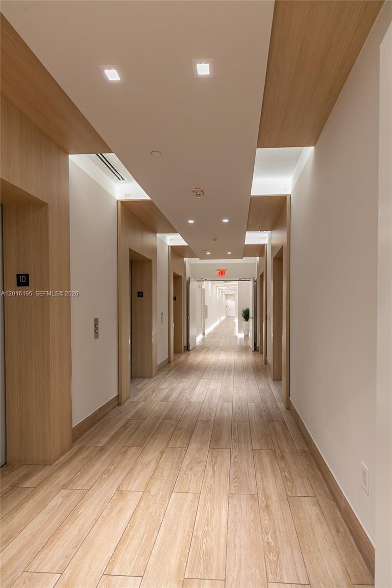 90 SW 3rd St, Unit 1611, Miami, FL 33130 Photo