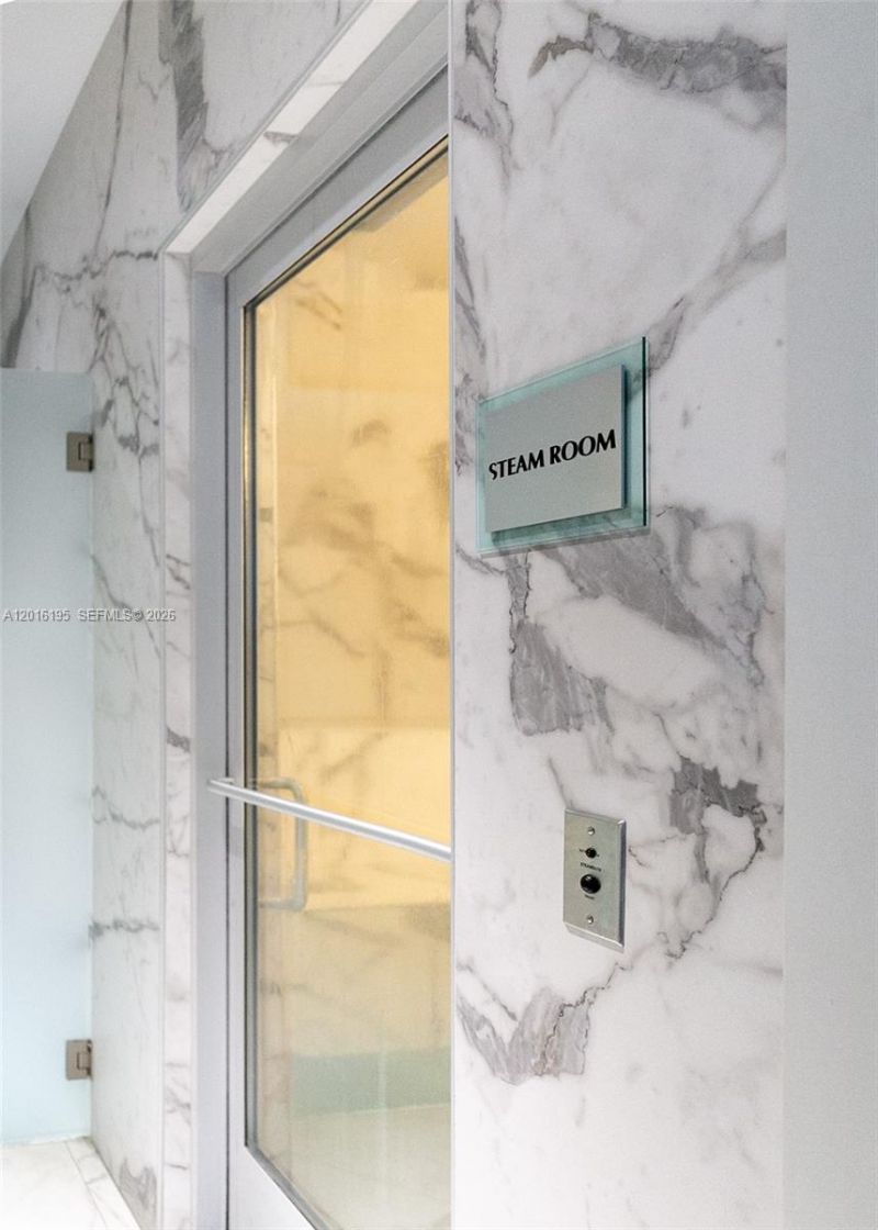 90 SW 3rd St, Unit 1611, Miami, FL 33130 Photo