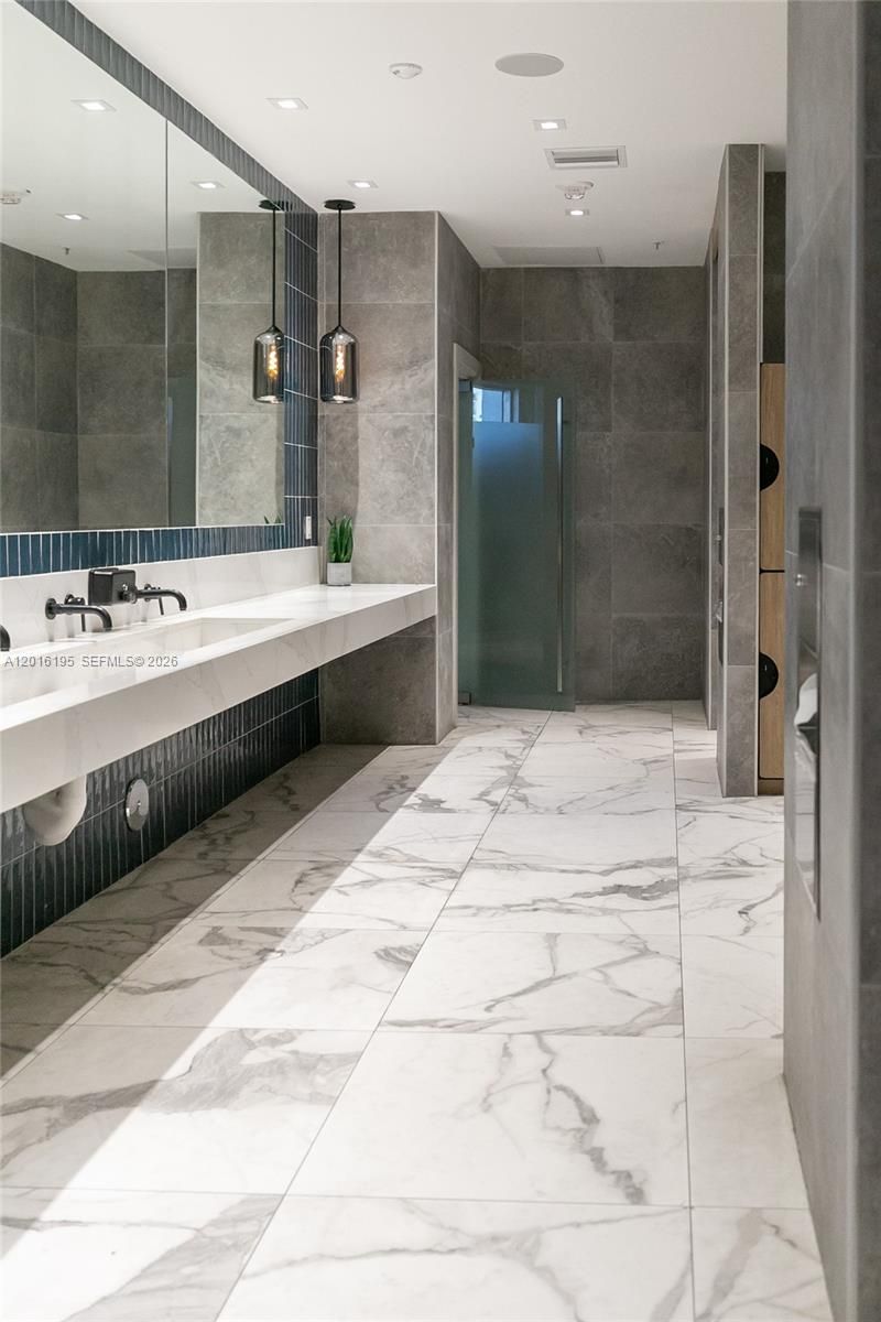 90 SW 3rd St, Unit 1611, Miami, FL 33130 Photo