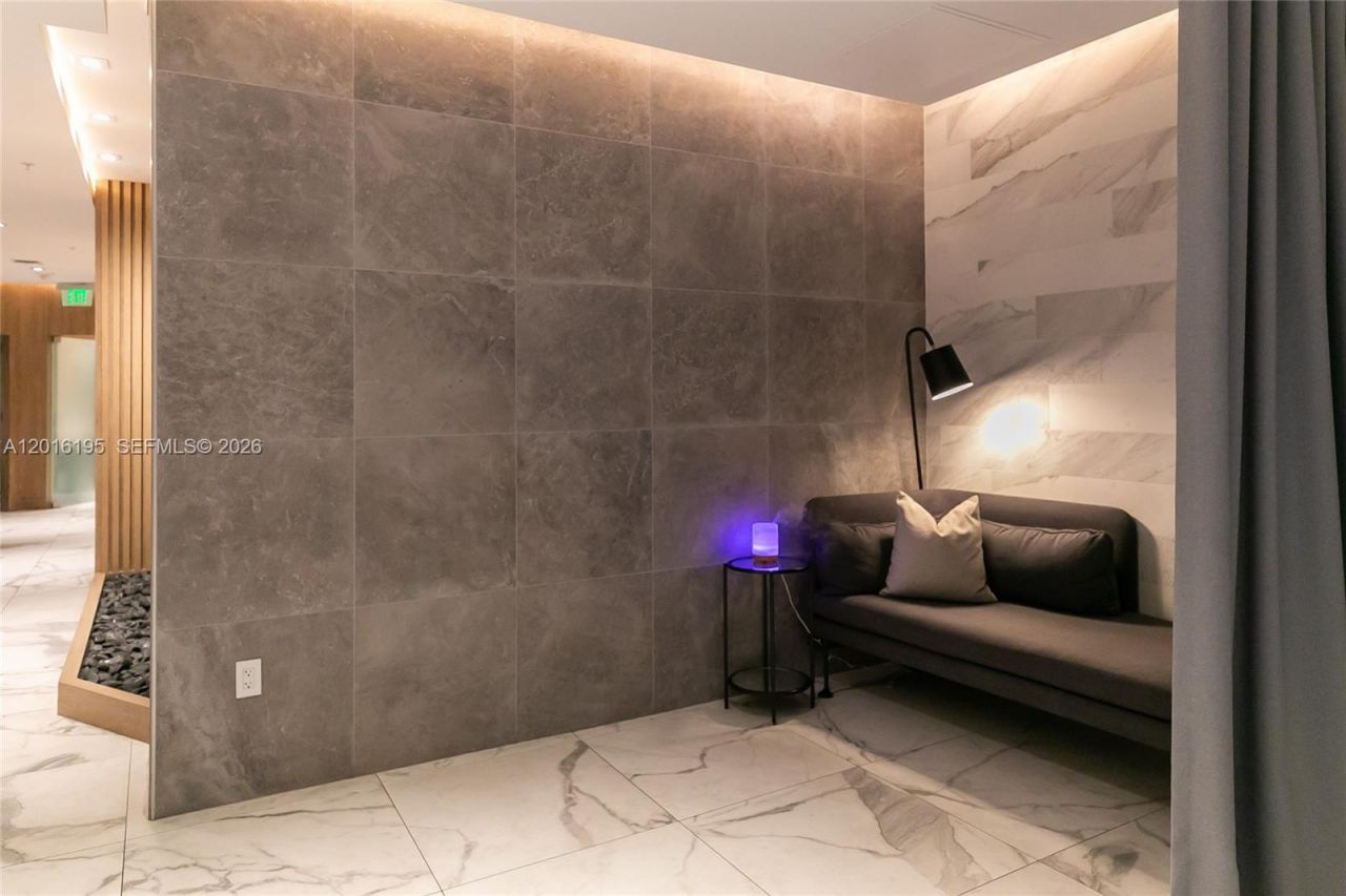 90 SW 3rd St, Unit 1611, Miami, FL 33130 Photo