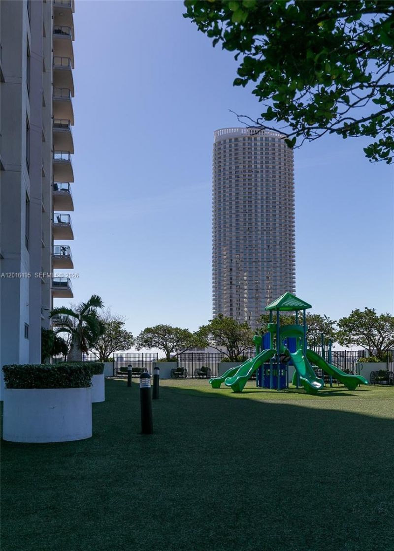 90 SW 3rd St, Unit 1611, Miami, FL 33130 Photo