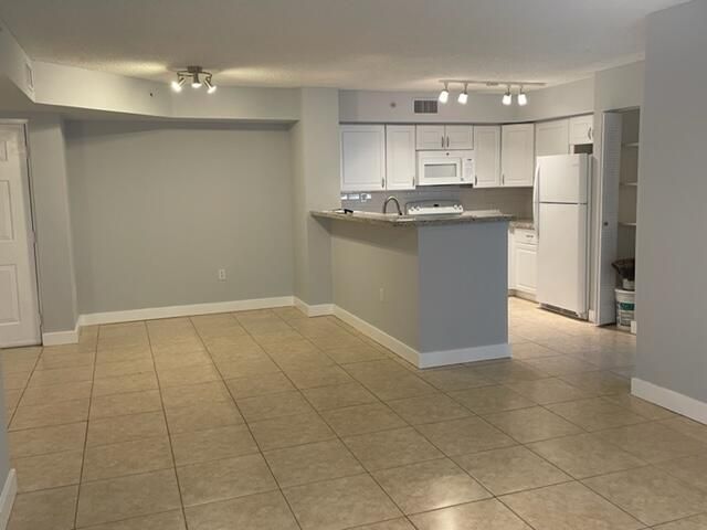 7888 Sonoma Springs Circle, Unit 105, Lake Worth, FL 33463 Photo