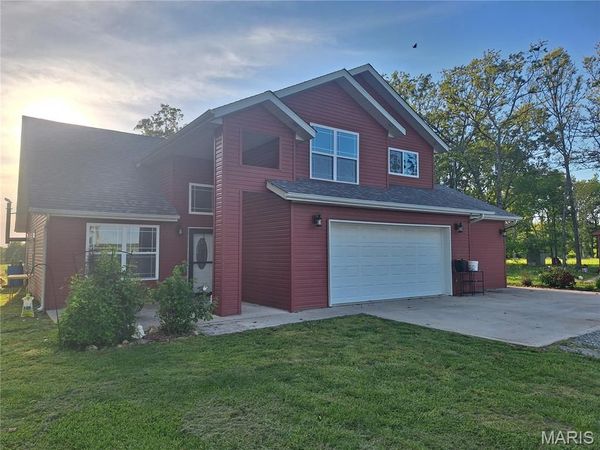 12807 School Drive , Roby, MO 65557