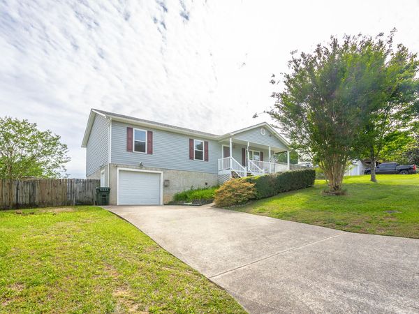 1092 Harvest Knoll Lane, Soddy Daisy, TN 37379