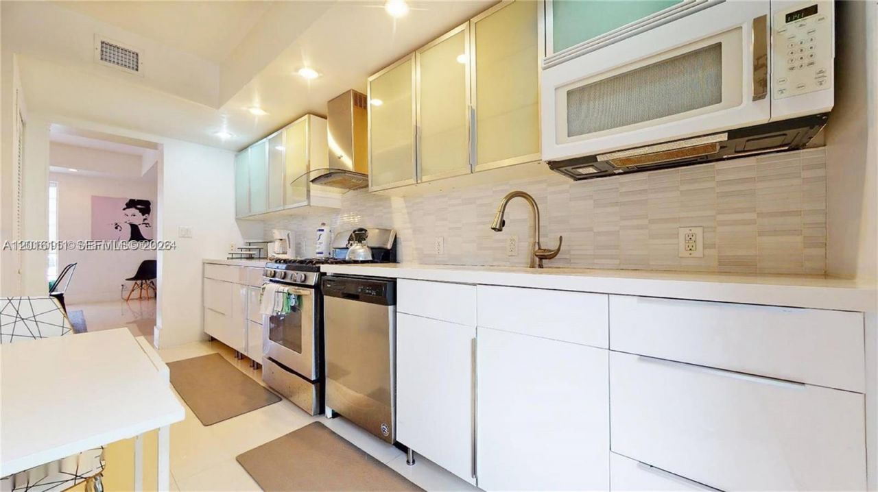 1400 West Ave , Miami Beach, FL 33139 Photo