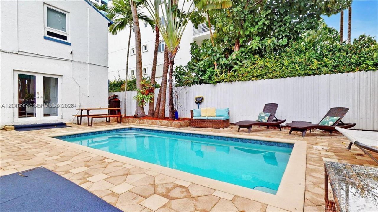 1400 West Ave , Miami Beach, FL 33139 Photo