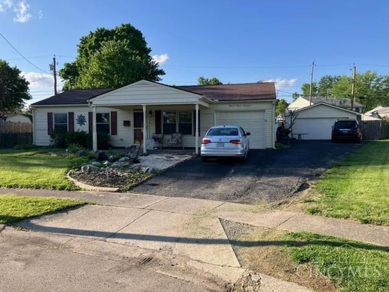 517 Millard Court, Franklin, OH 45005 Photo 2