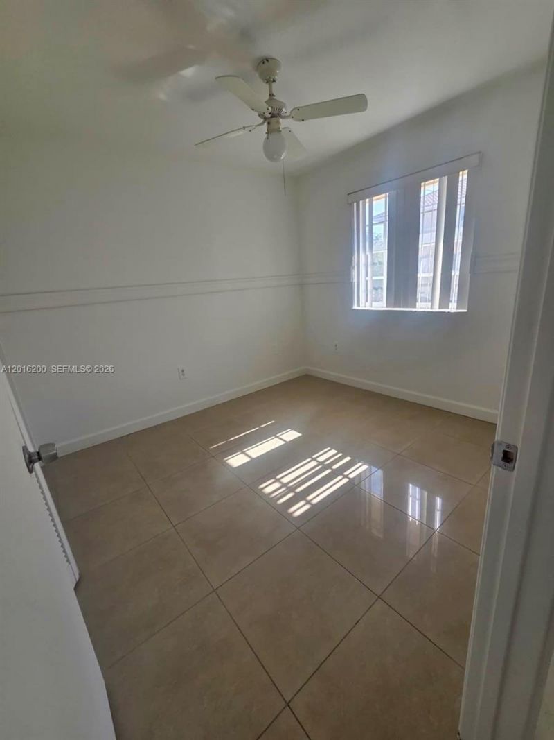 2170 NE 167th St , Unit 1-103, North Miami Beach, FL 33162 Photo