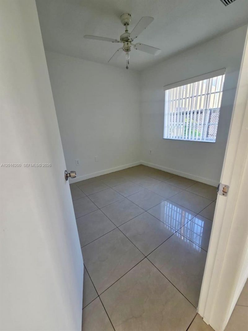 2170 NE 167th St , Unit 1-103, North Miami Beach, FL 33162 Photo
