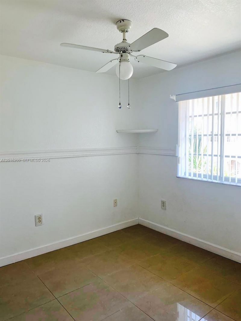 2170 NE 167th St , Unit 1-103, North Miami Beach, FL 33162 Photo