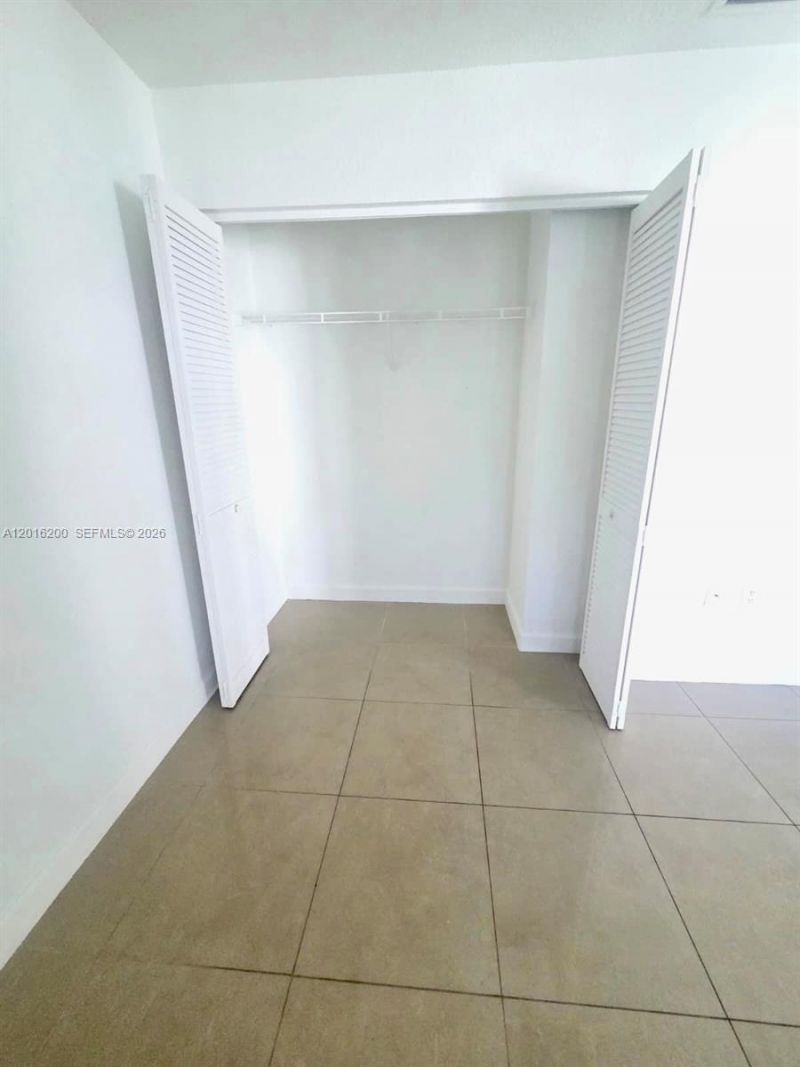 2170 NE 167th St , Unit 1-103, North Miami Beach, FL 33162 Photo
