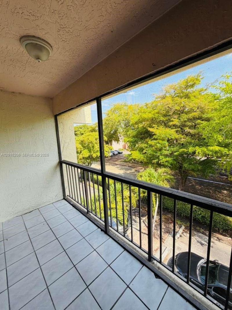 9150 NW 38th Dr, Unit 301, Coral Springs, FL 33065 Photo